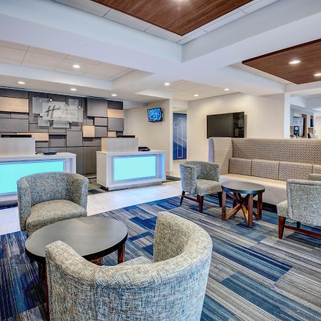 Holiday Inn Express Woodbridge By Ihg Avenel Eksteriør billede
