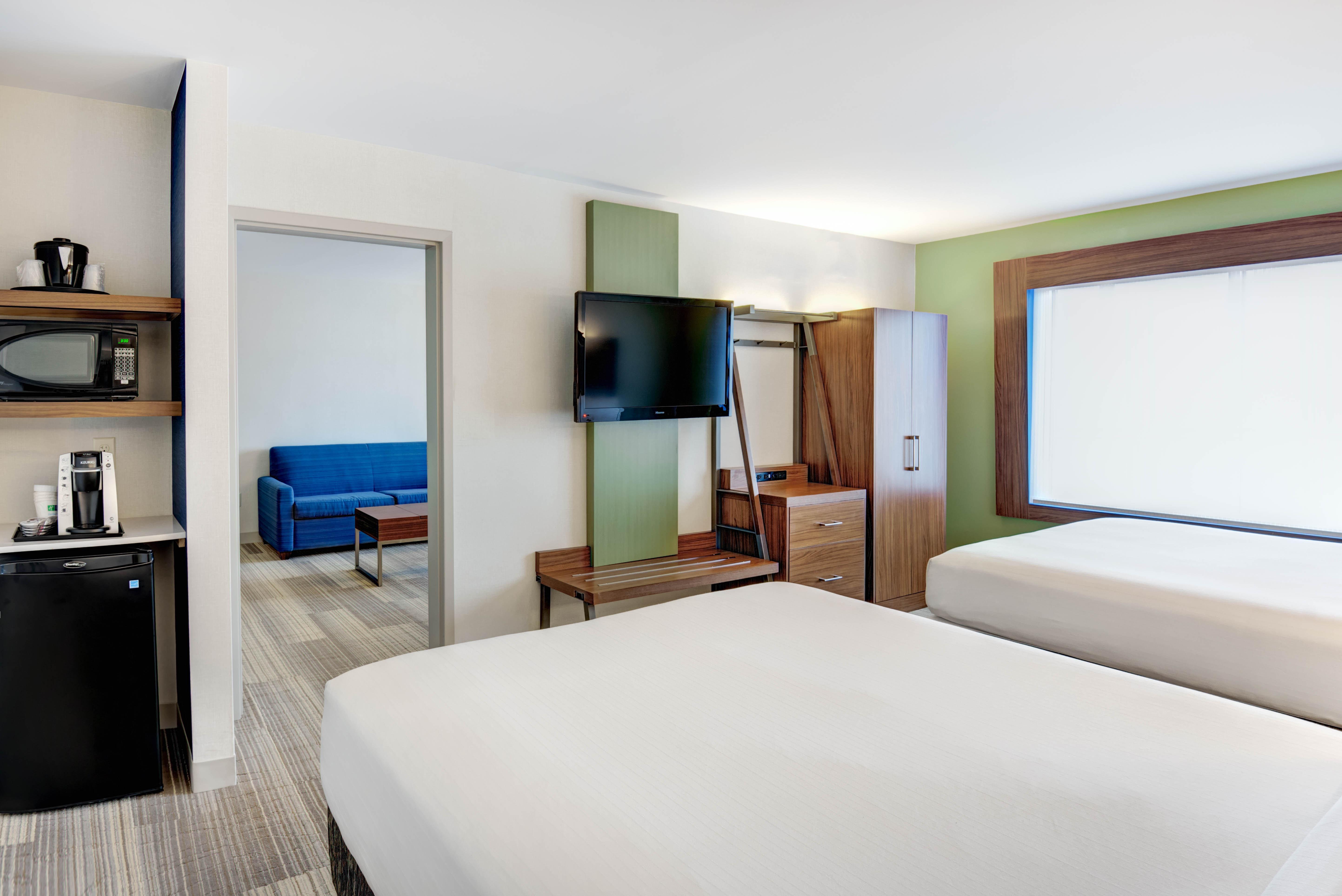 Holiday Inn Express Woodbridge By Ihg Avenel Eksteriør billede