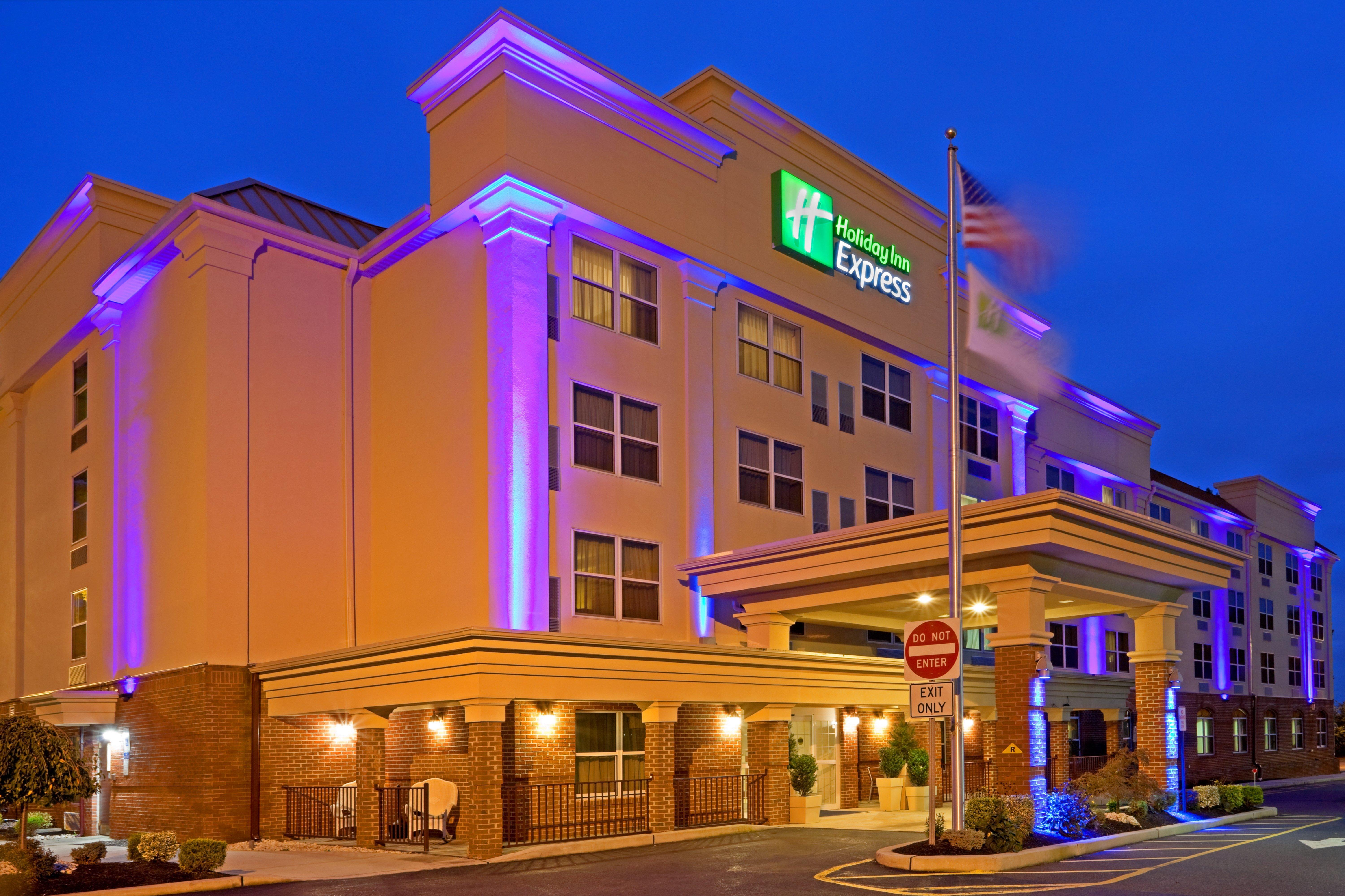 Holiday Inn Express Woodbridge By Ihg Avenel Eksteriør billede