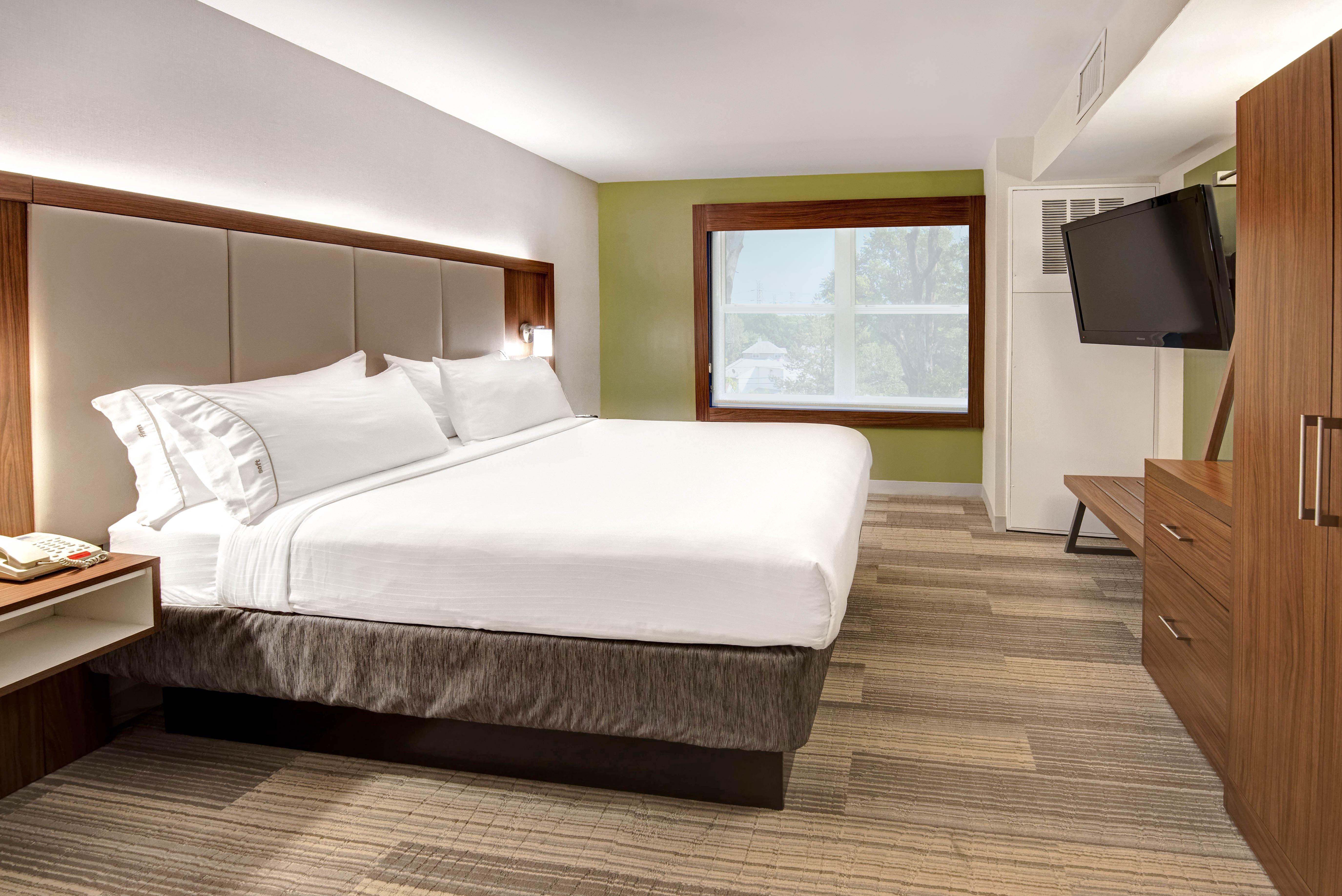 Holiday Inn Express Woodbridge By Ihg Avenel Eksteriør billede