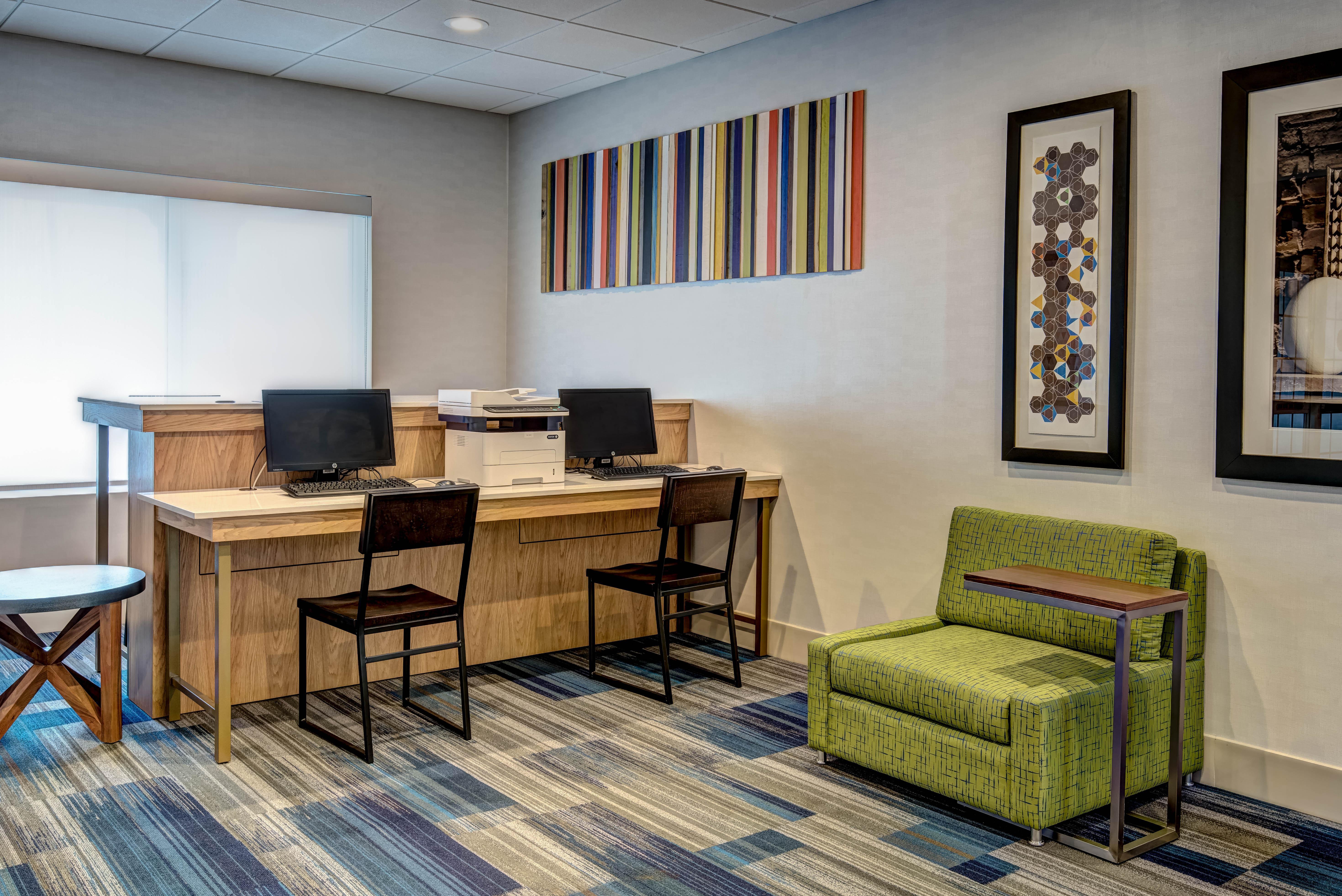 Holiday Inn Express Woodbridge By Ihg Avenel Eksteriør billede