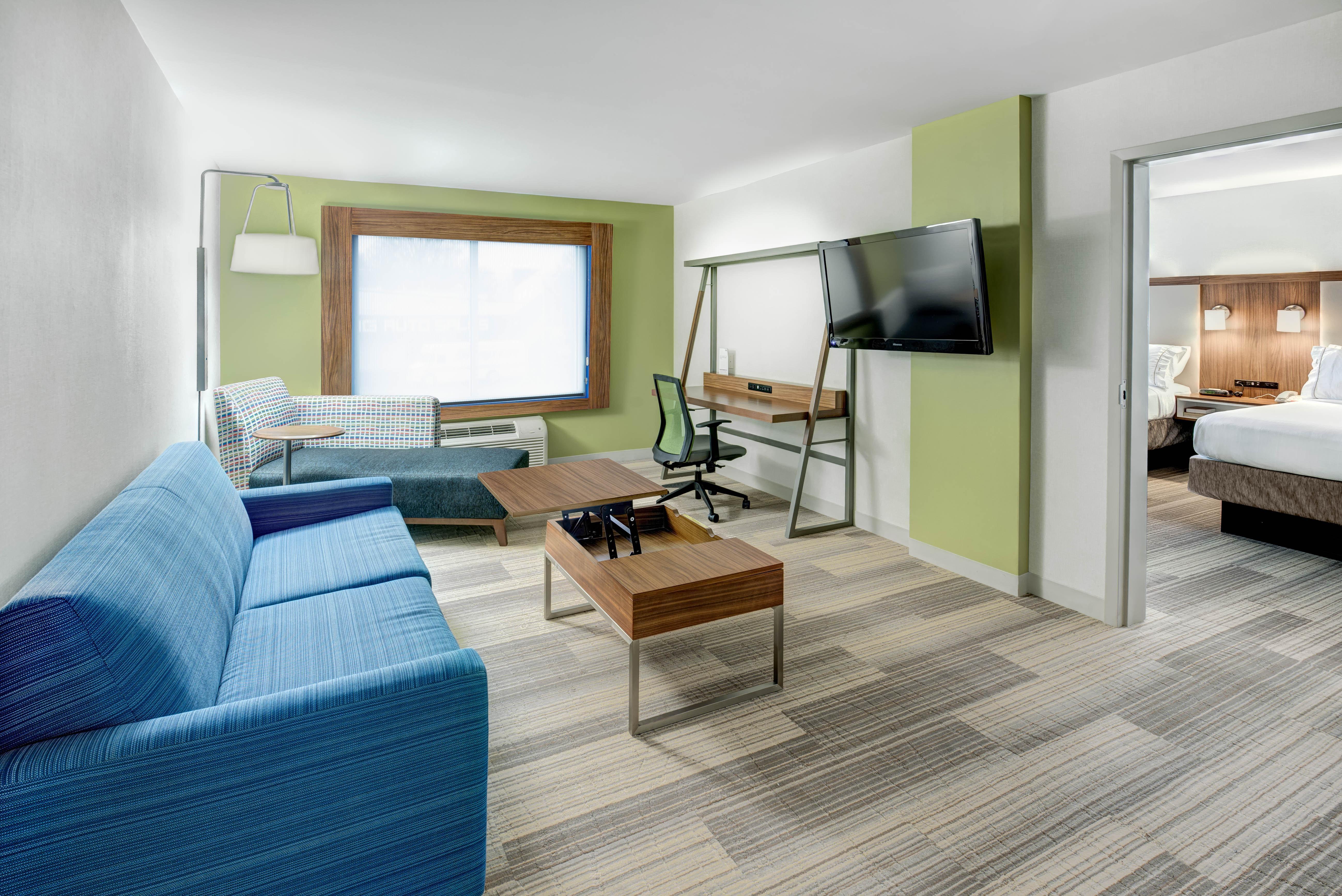 Holiday Inn Express Woodbridge By Ihg Avenel Eksteriør billede