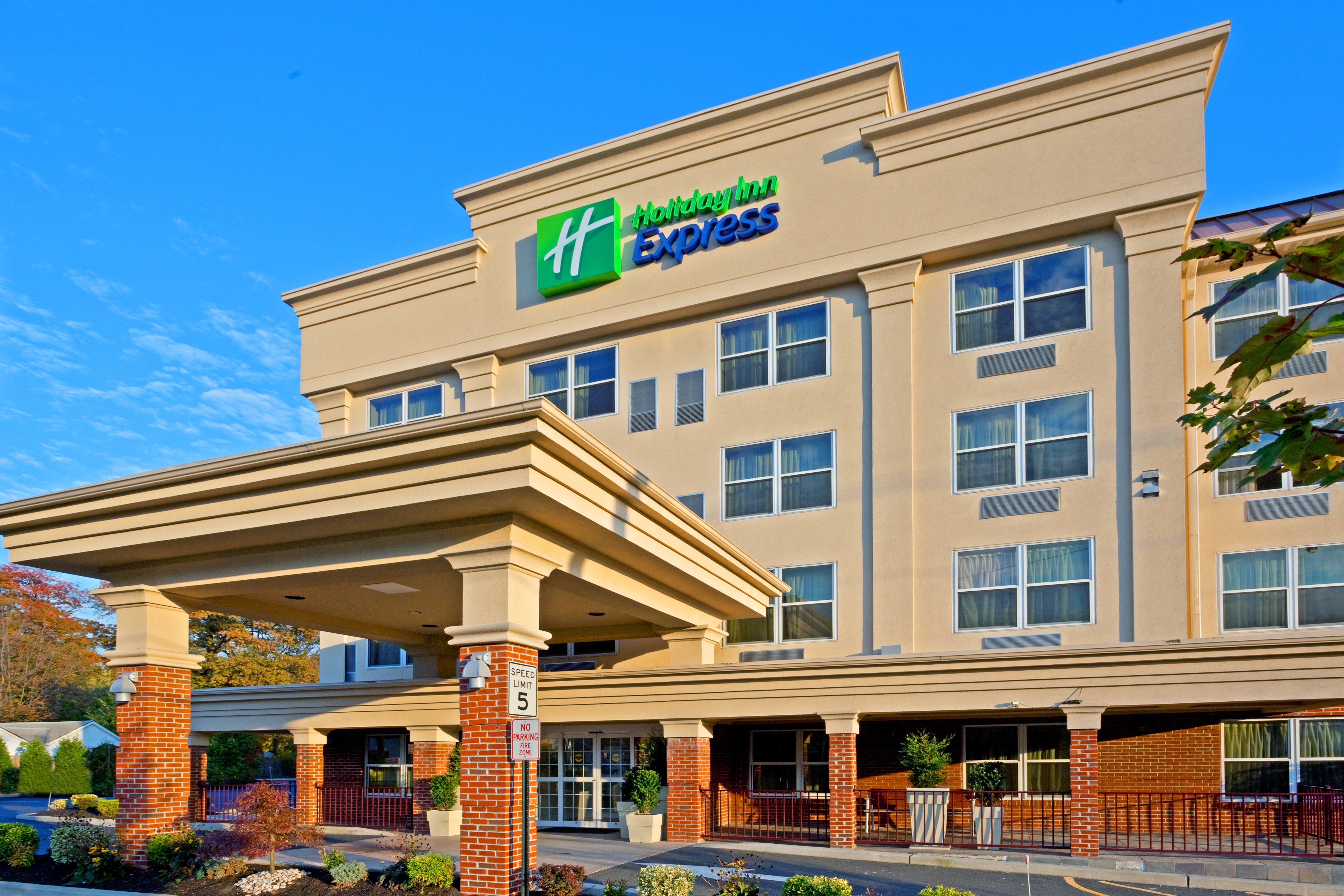 Holiday Inn Express Woodbridge By Ihg Avenel Eksteriør billede