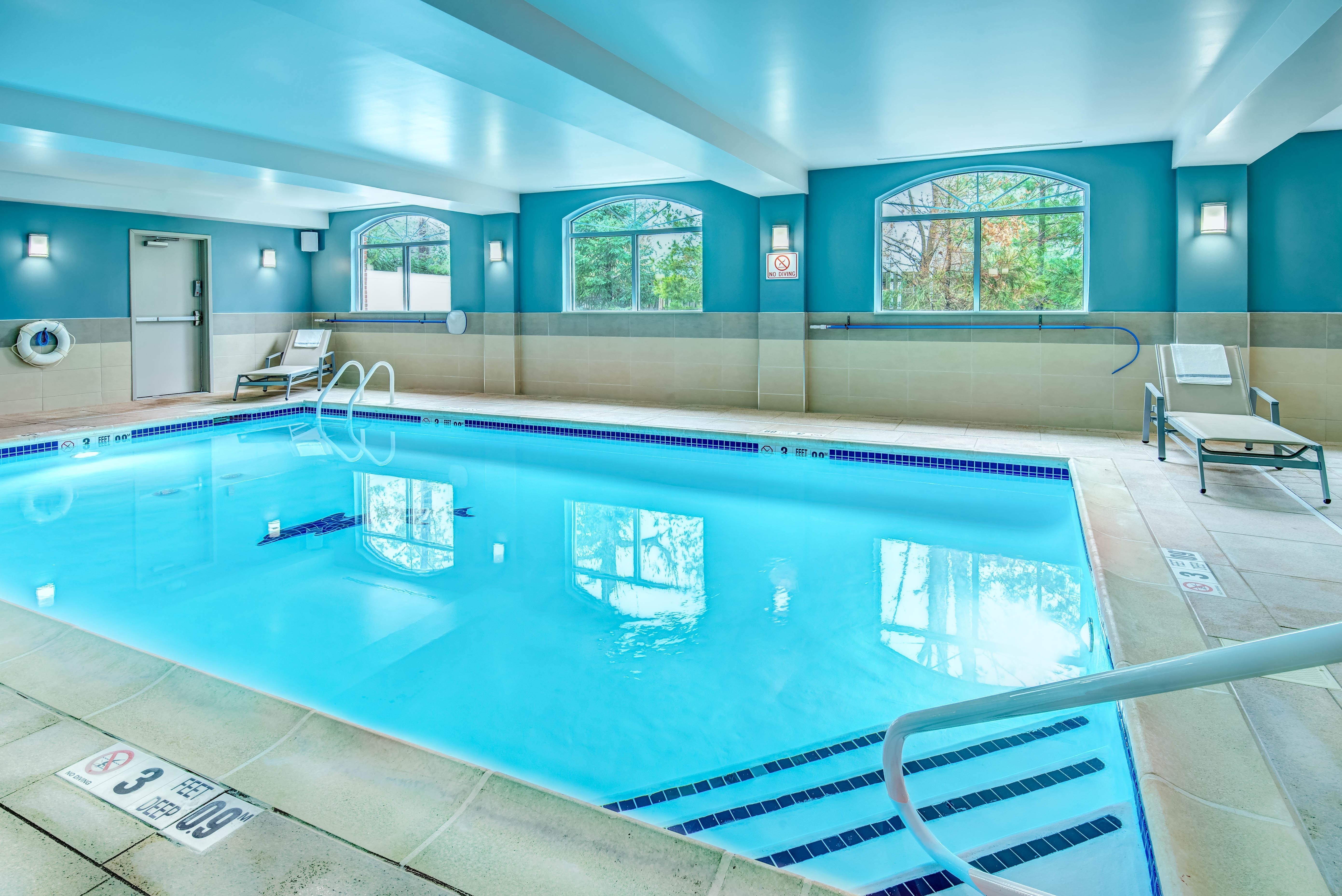 Holiday Inn Express Woodbridge By Ihg Avenel Eksteriør billede