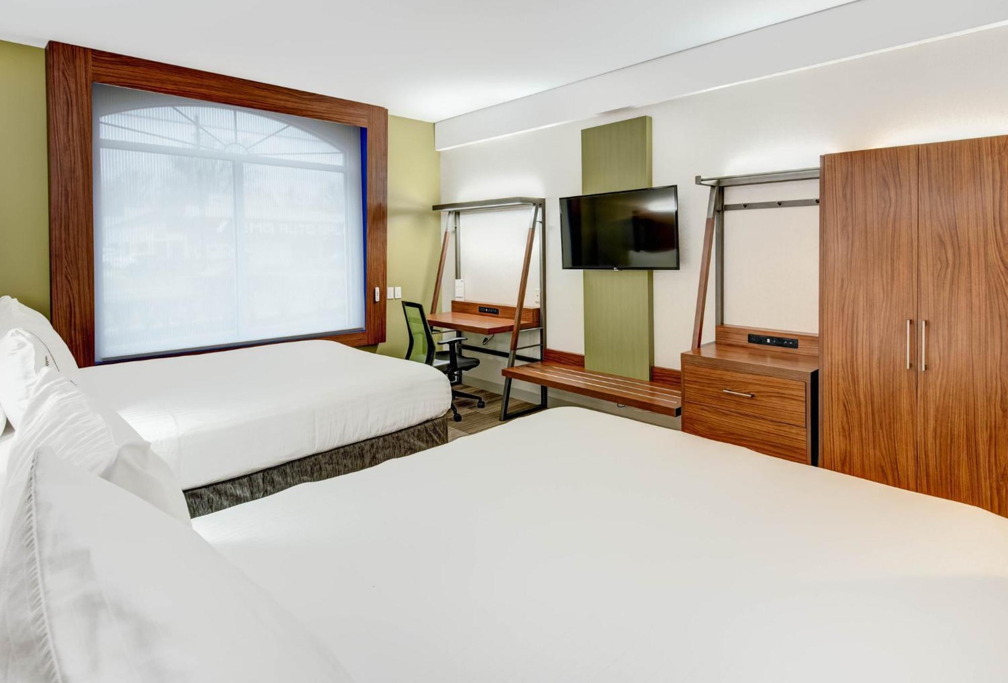 Holiday Inn Express Woodbridge By Ihg Avenel Eksteriør billede