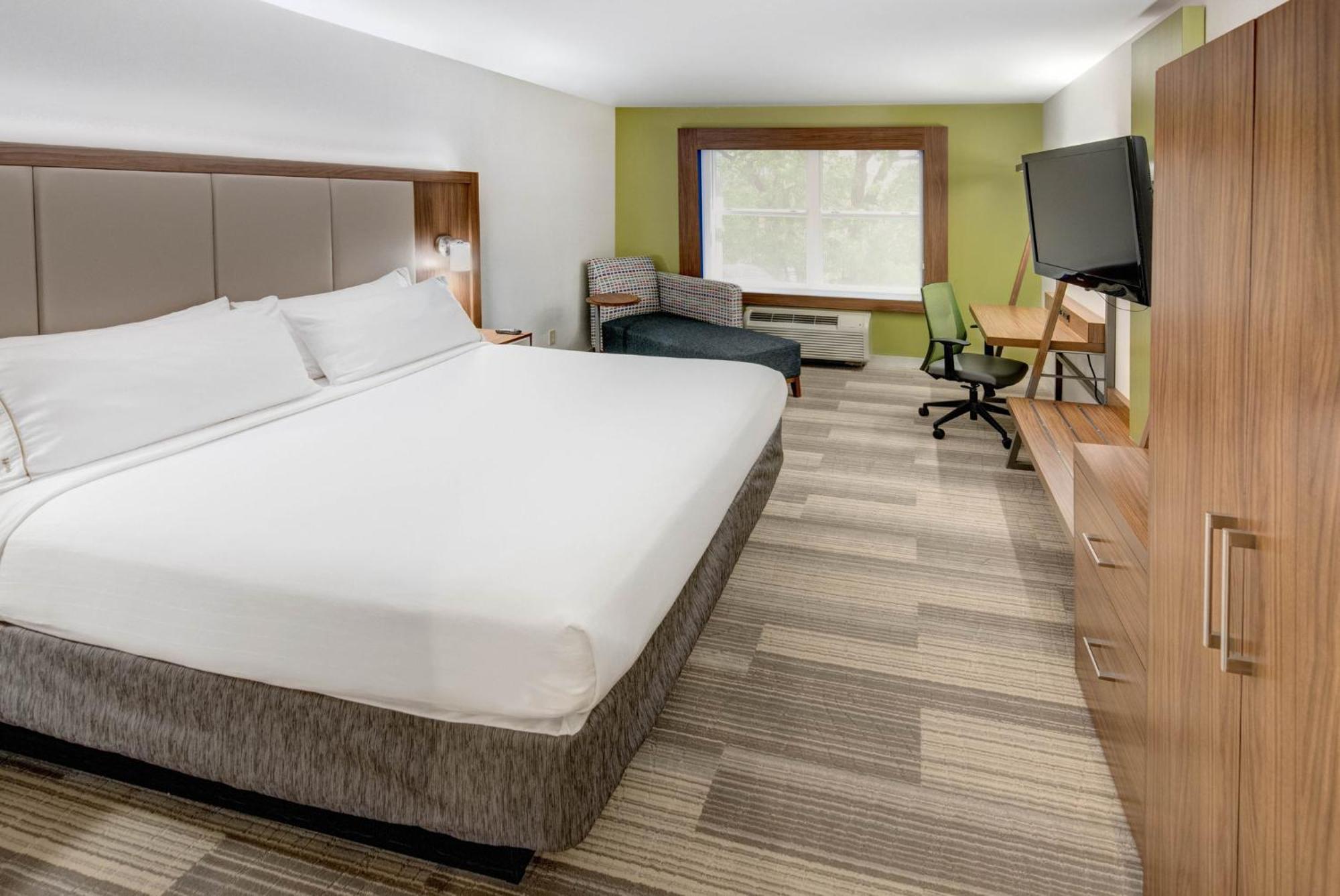 Holiday Inn Express Woodbridge By Ihg Avenel Eksteriør billede