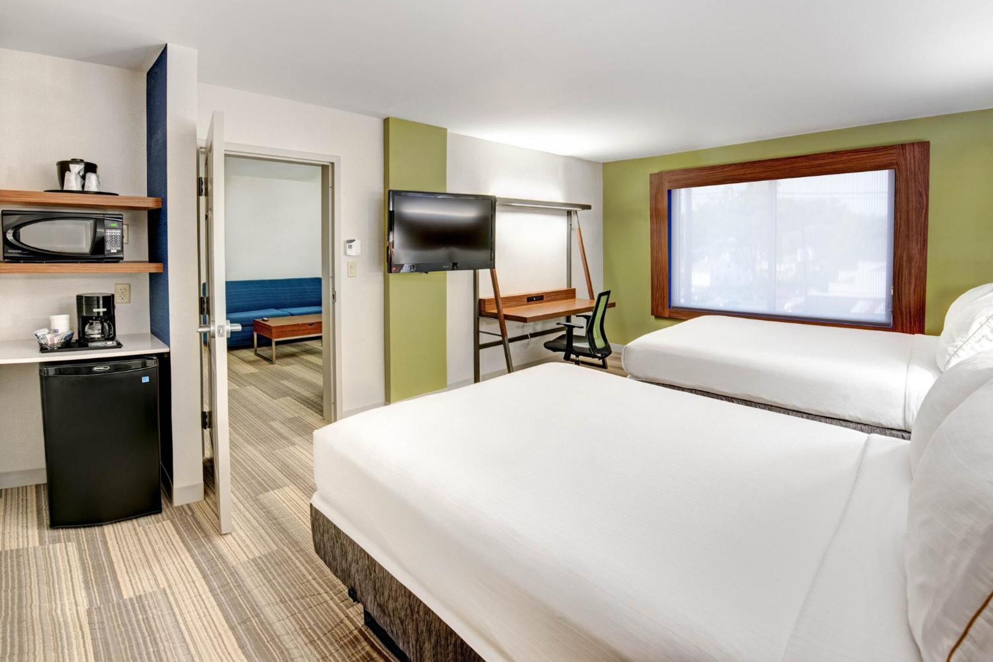 Holiday Inn Express Woodbridge By Ihg Avenel Eksteriør billede